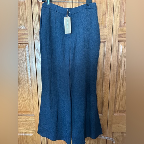 Unworn OGL European Linen Mid Rise Flared Pant with Pockets, Dress Pants, Size L - Picture 3 of 13